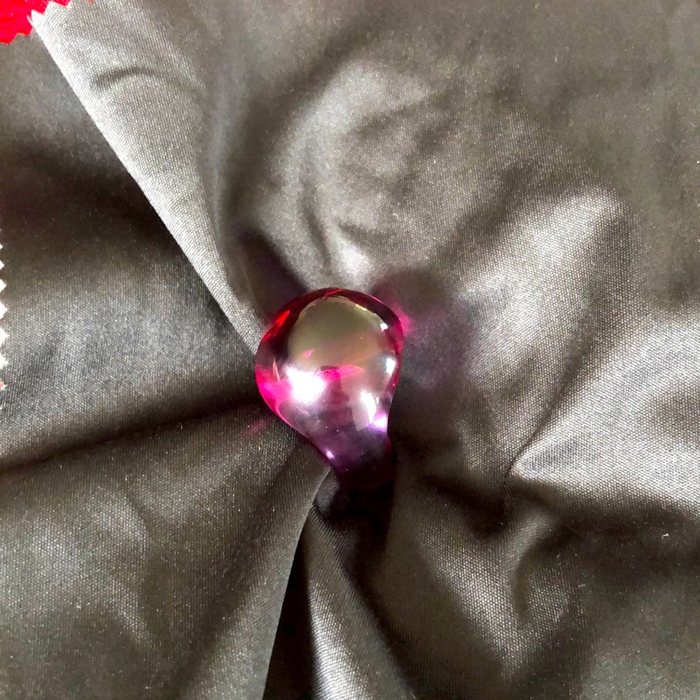 Lalique Crystal Caboshon ring (fuschia)